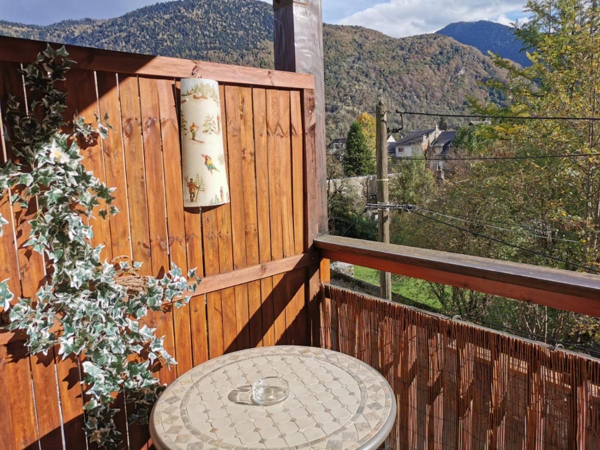 Beau T3 place parking, vue dégagée proche centre Bagnères-de-Luchon Exterior foto